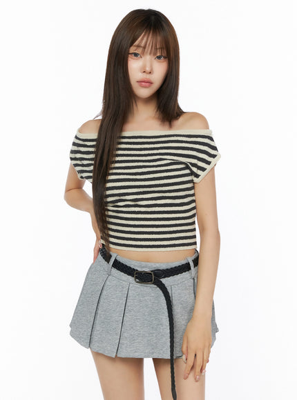 Stripe Off-Shoulder Knit Top IL506 in Light beige, size S/M