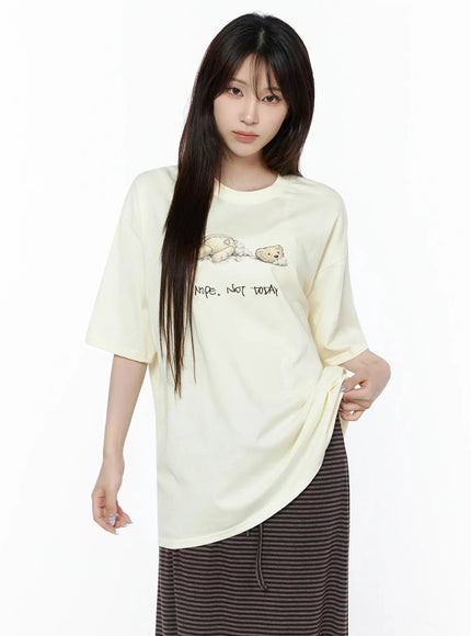 Teddy Graphic Oversize T-Shirt IL506 in Light beige, size M/L