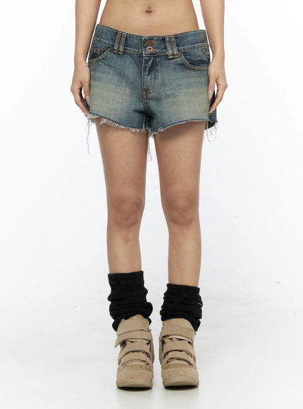 LEWKIN Two-Button Jean Shorts CL528 Blue size S front view on model standing straight frayed raw hem low-rise washed denim double button closure