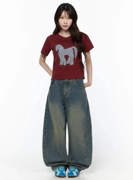 Unicorn Graphic Crop T-Shirt IL506 Dark red front full-body model shot standing upright hands at sides showing horse star graphic crop tee with wide-leg jeans