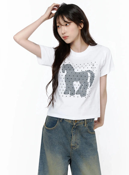 Unicorn Graphic Crop T-Shirt IL506 in White, size S/M