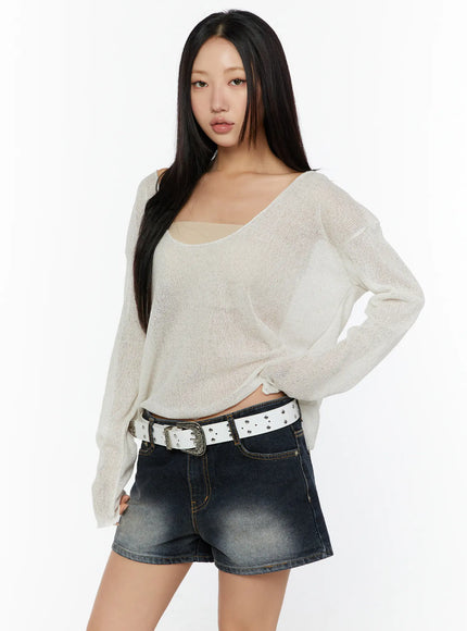V-Neck Lightweuight Knit Top CU526 in Light beige, size S/M