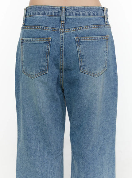 Vienne Wide Leg Jeans CL521 Blue close-up back detail on model showing two back patch pockets with topstitching and center seam