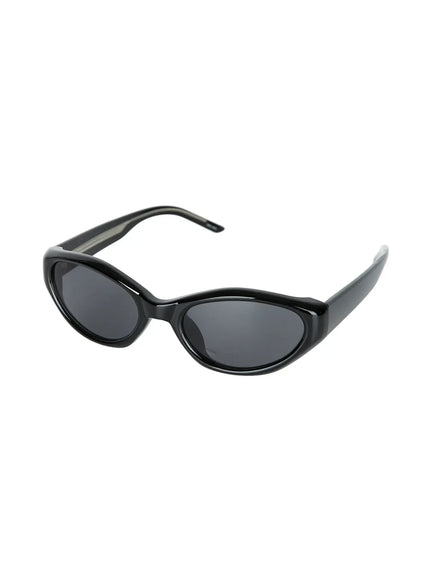 Vintage Cat Eye Fashion Sunglasses CL527 in Black, size One Size