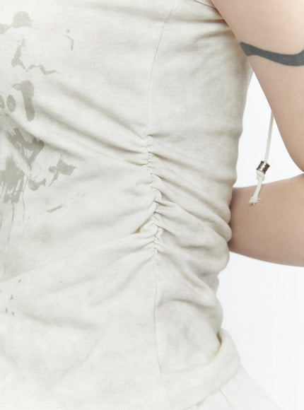 Vintage Graphic Tank Top IL521 Light beige side close-up detail shot ruched center seam adjustable drawcord with silver bead tip on model torso