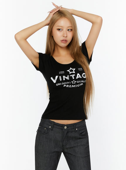 Vintage Graphic U-Neck Tee IL524 in Black, size S/M