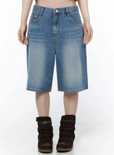 LEWKIN Vintage Wash Jorts IL502 Blue front view on model size S, wide-leg denim shorts with washed texture, paired with brown sneakers