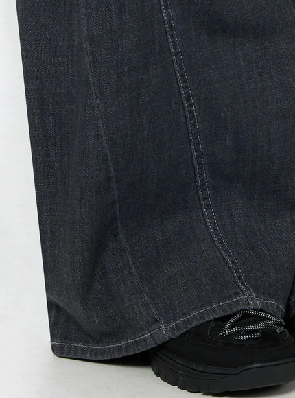 Zena Summer Baggy Jeans IU525 Black close-up detail of wide hem and seam stitching at ankle with black sneaker visible underneath