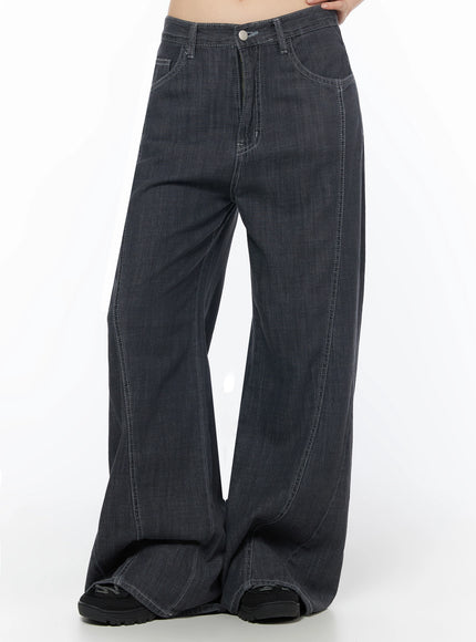 Zena Summer Baggy Jeans IU525 Black side shot on model from waist to hem showing wide-leg fit, seam stitching, and black sandals