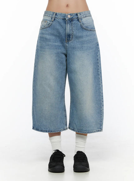 Zivah Low-Rise Baggy Jorts CL513 light blue front shot on model showing low-rise waistband wide balloon leg cropped length washed denim and button closure