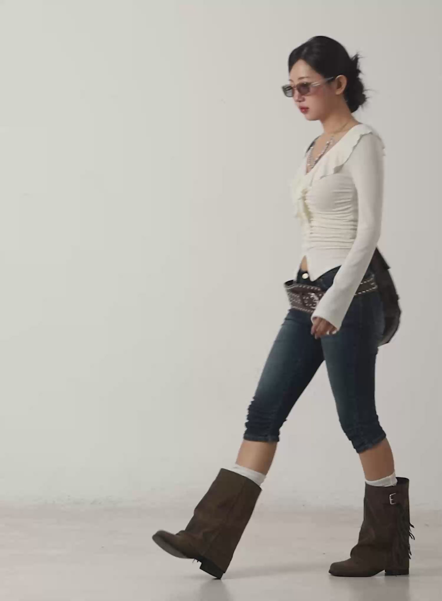 Aviana Low-Rise Capri Jeans CJ530