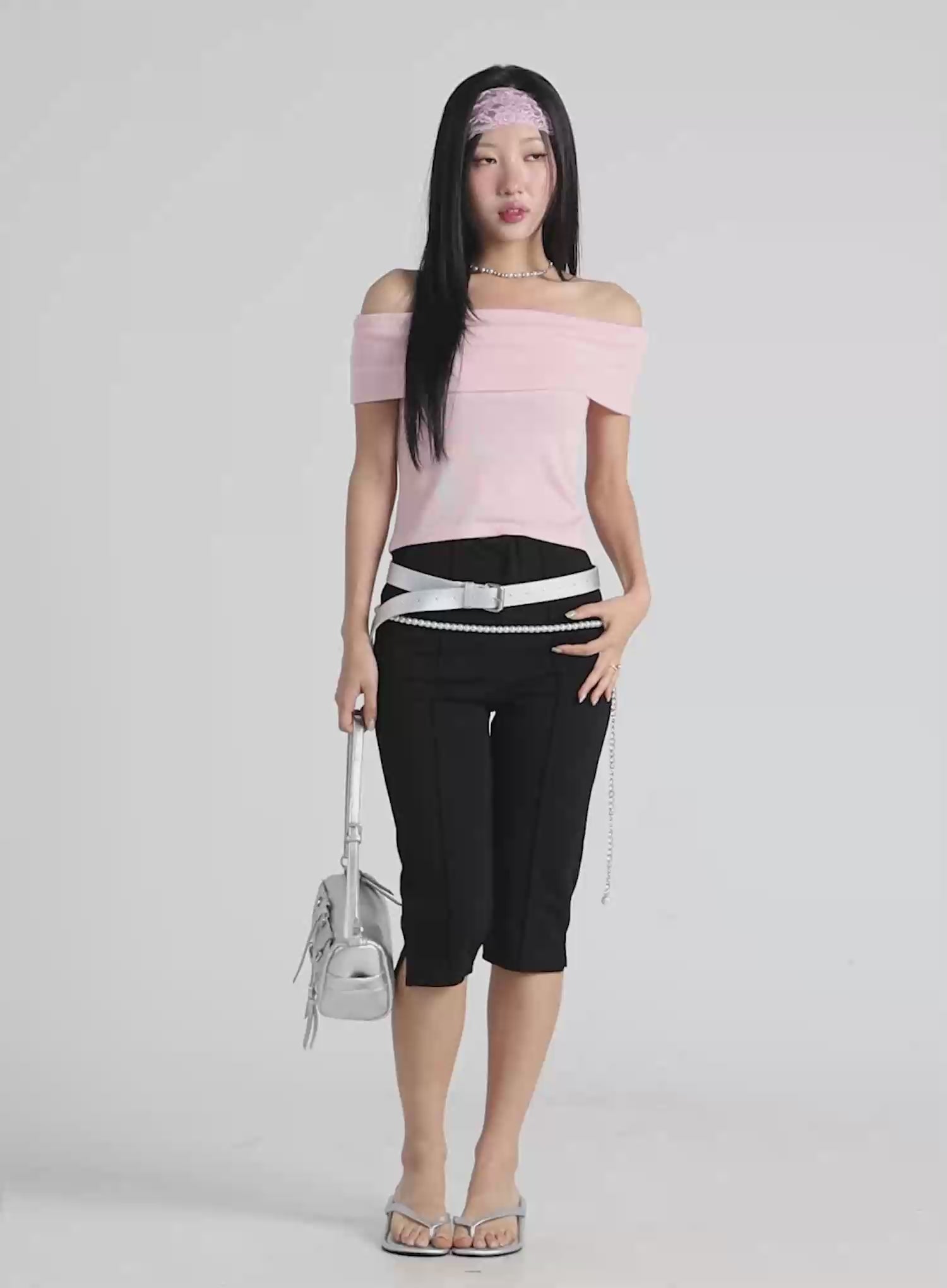Slim-Fit Stretch Capri Pants IU522