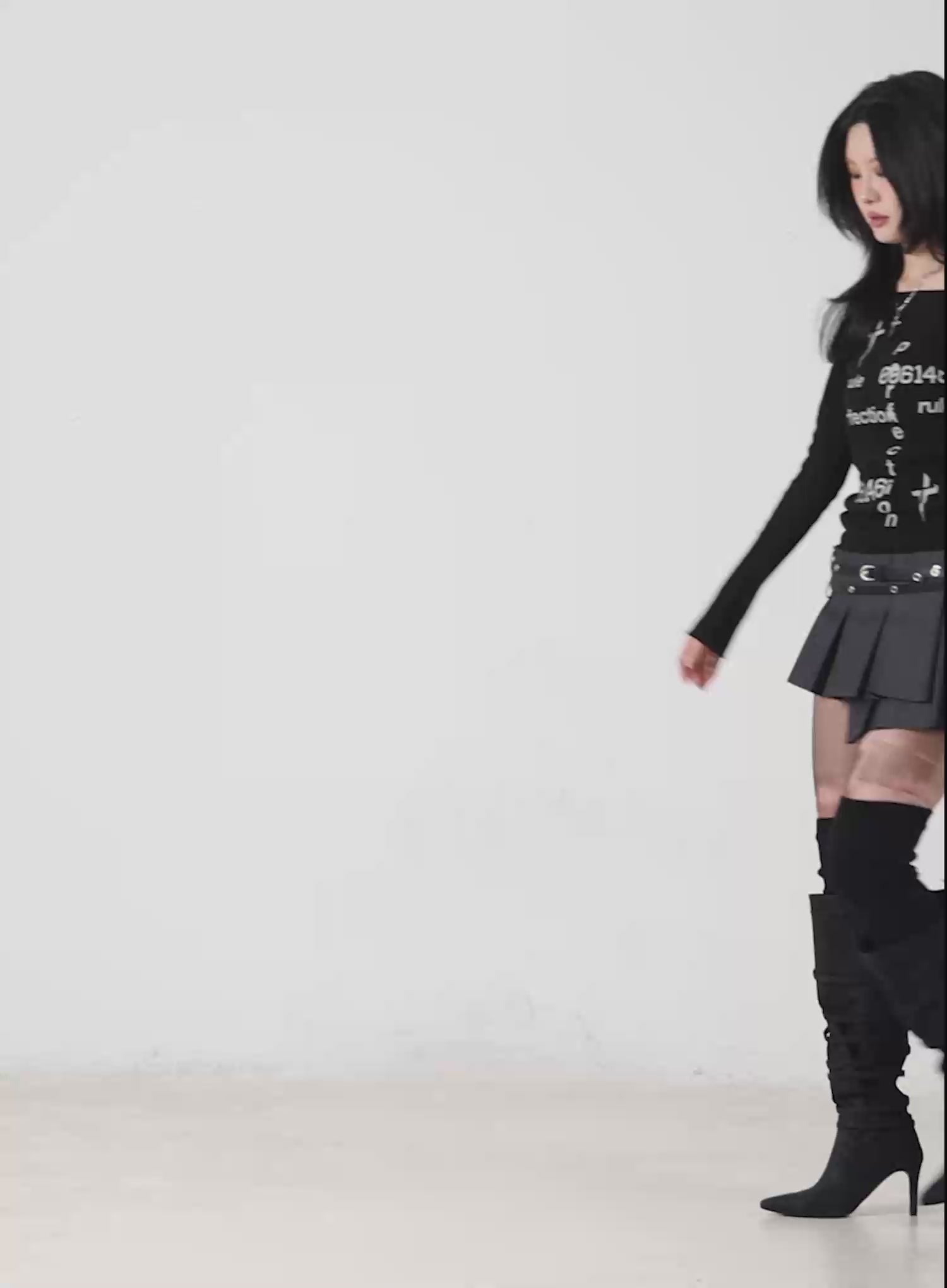 Graphic Off-Shoulder Top CF527