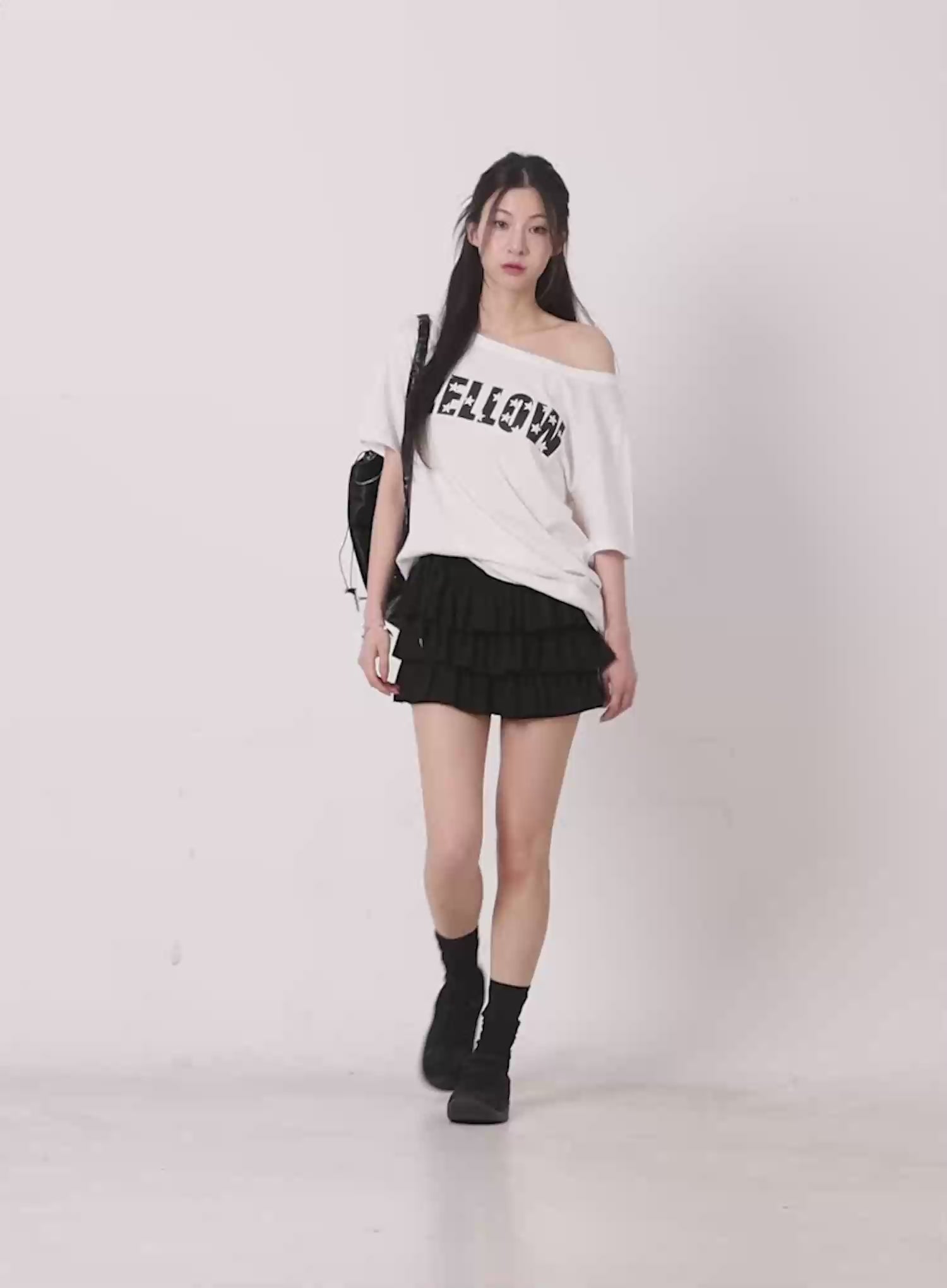 Graphic Off-Shoulder Oversized Tee CL501