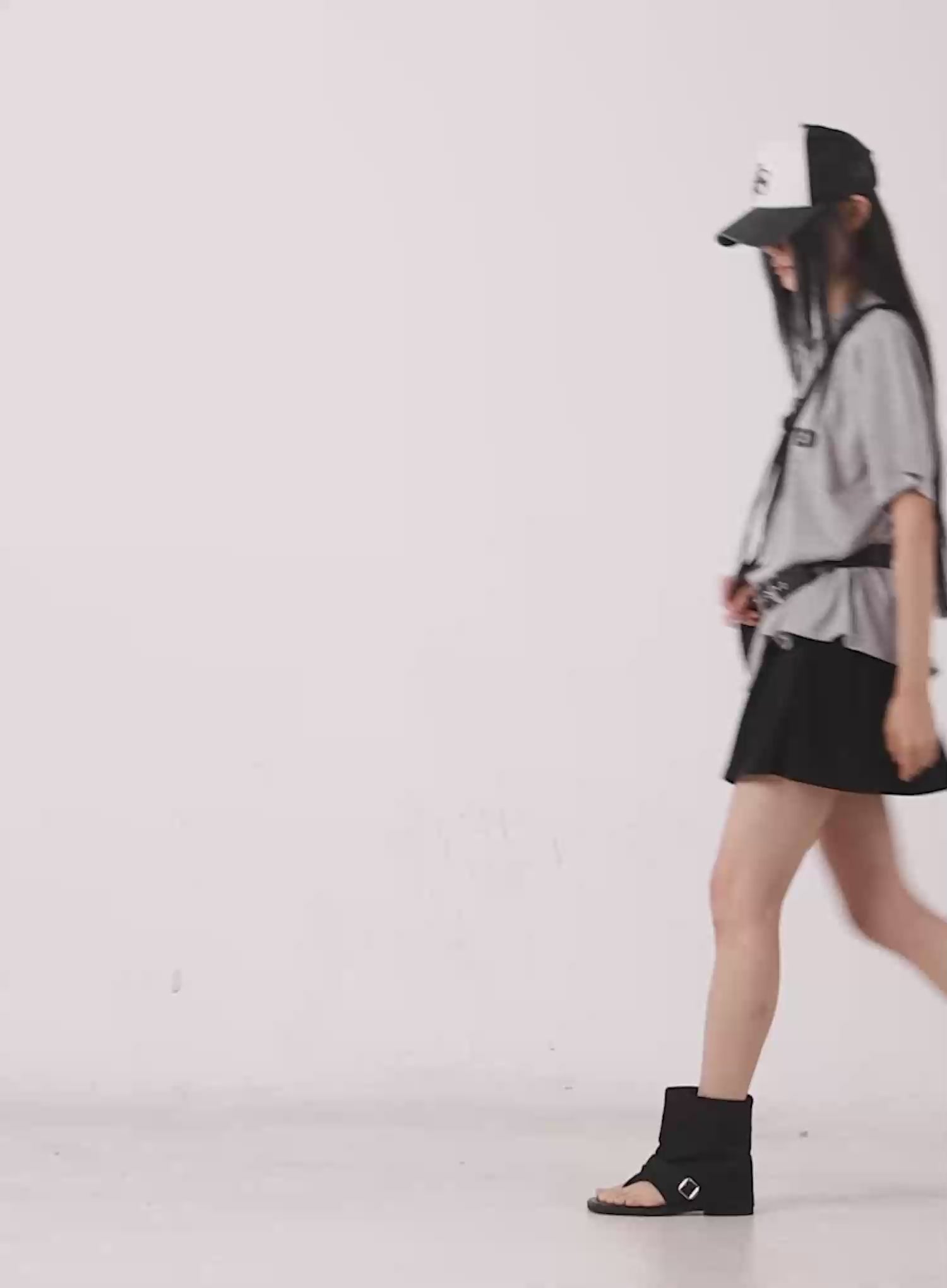 Off-Shoulder Relaxed-Fit Graphic Tee CL530