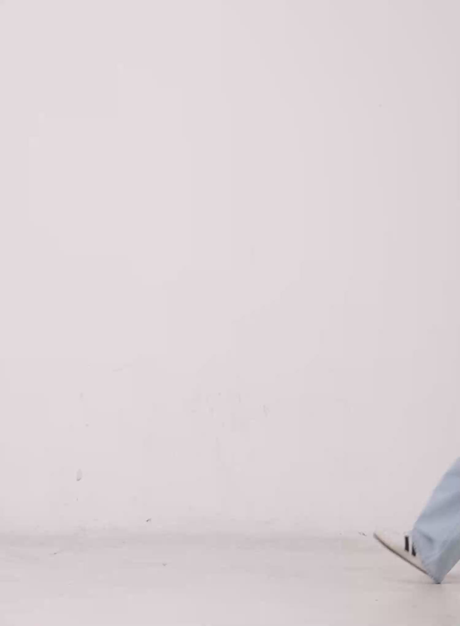 Pause Graphic Cropped Tee CL528