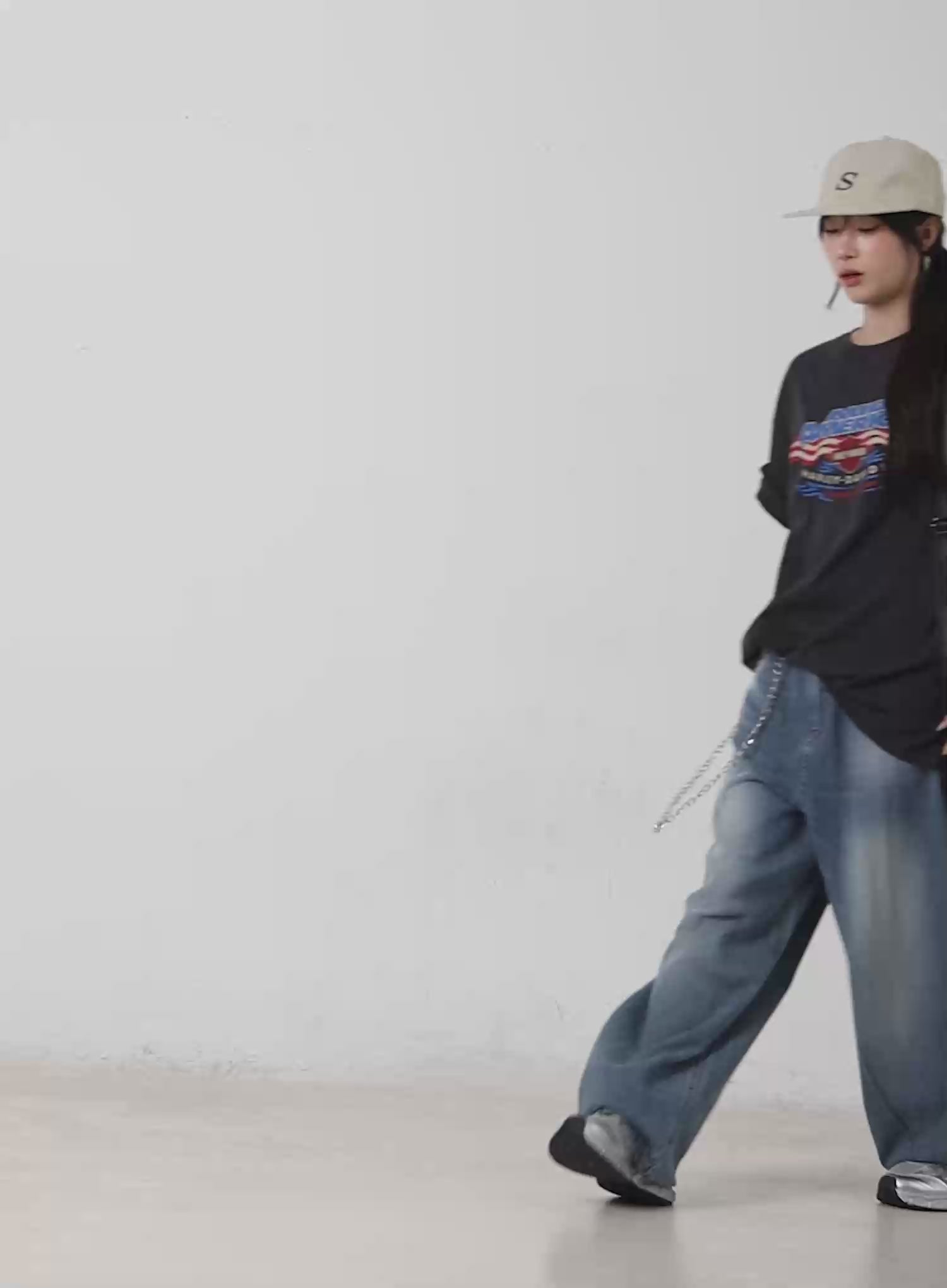 Oversized Graphic Print Tee CA503