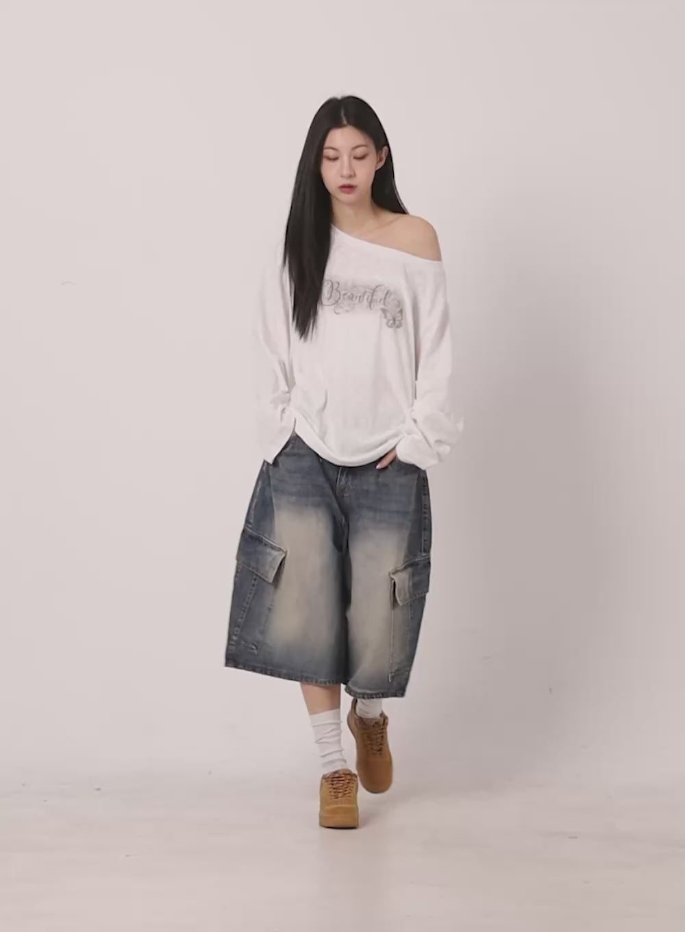 Loose-Fit Graphic One-Shoulder Top CF514