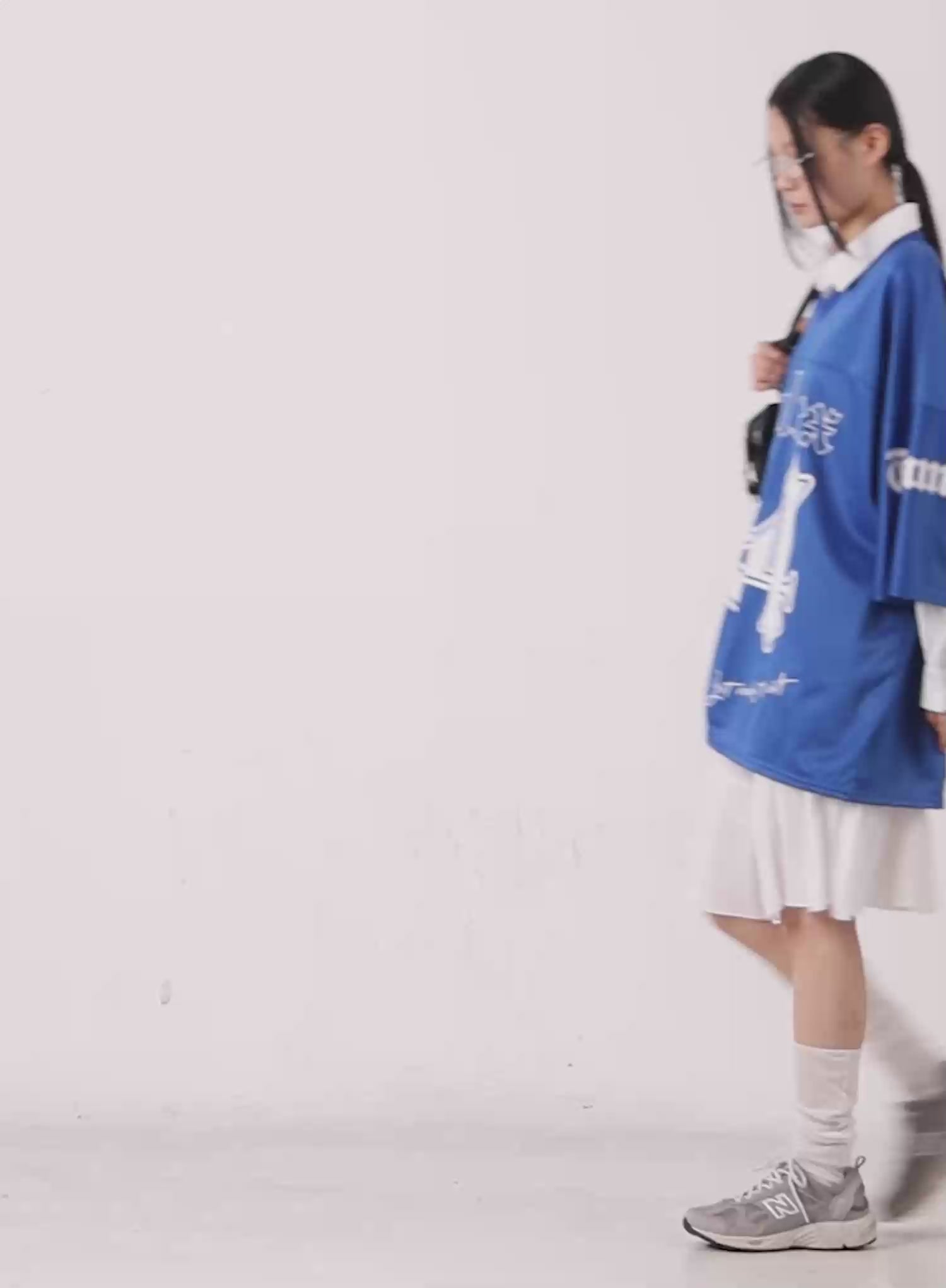 Oversized V-Neck Graphic Tee CL529