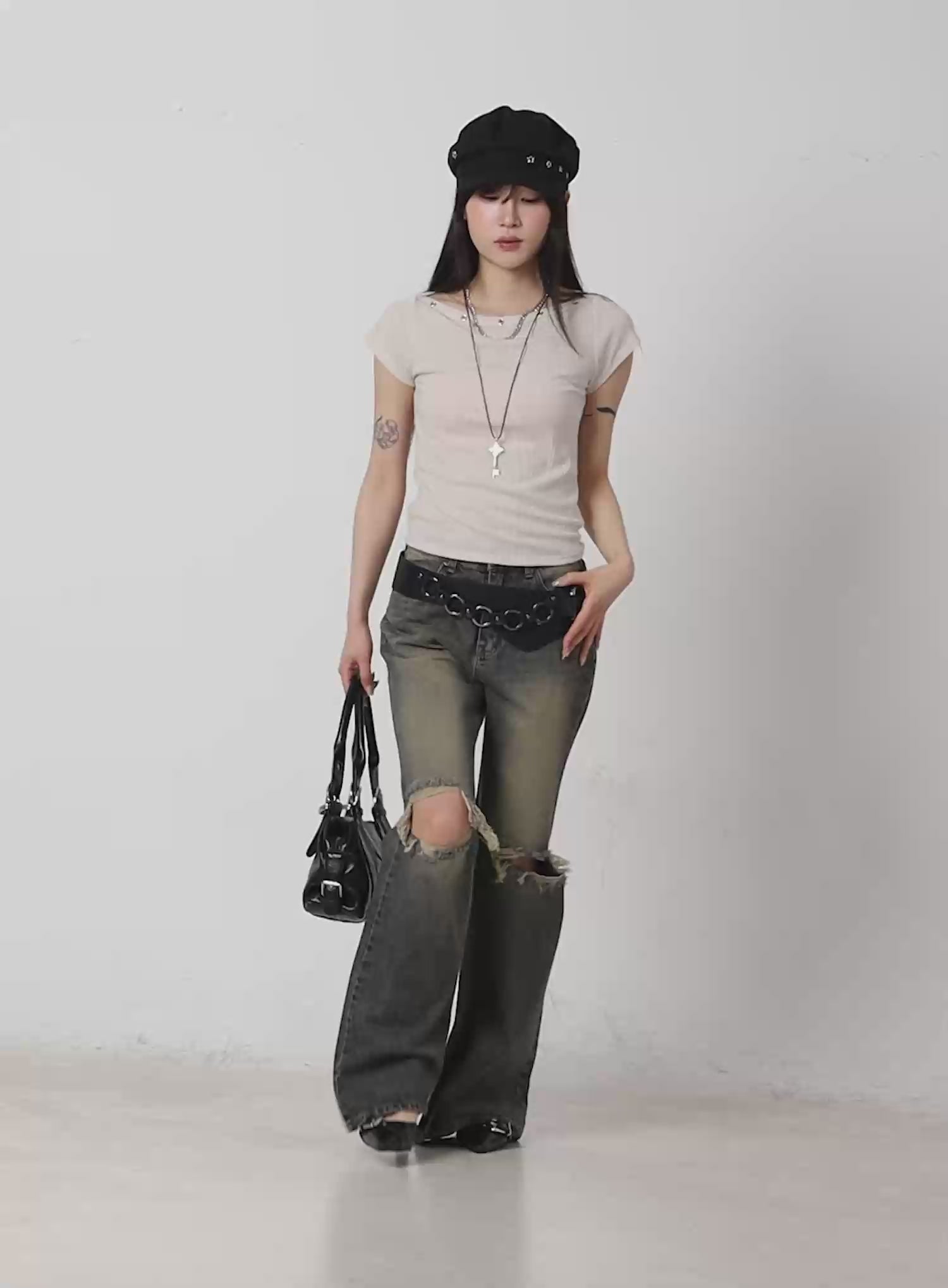 Andie Distressed Bootcut Jeans CA503