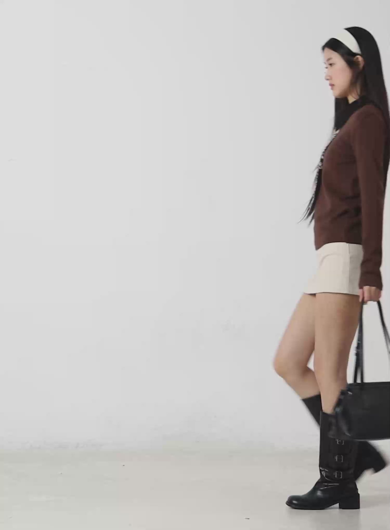 Minimalist Low-Waist Mini Skirt IM503