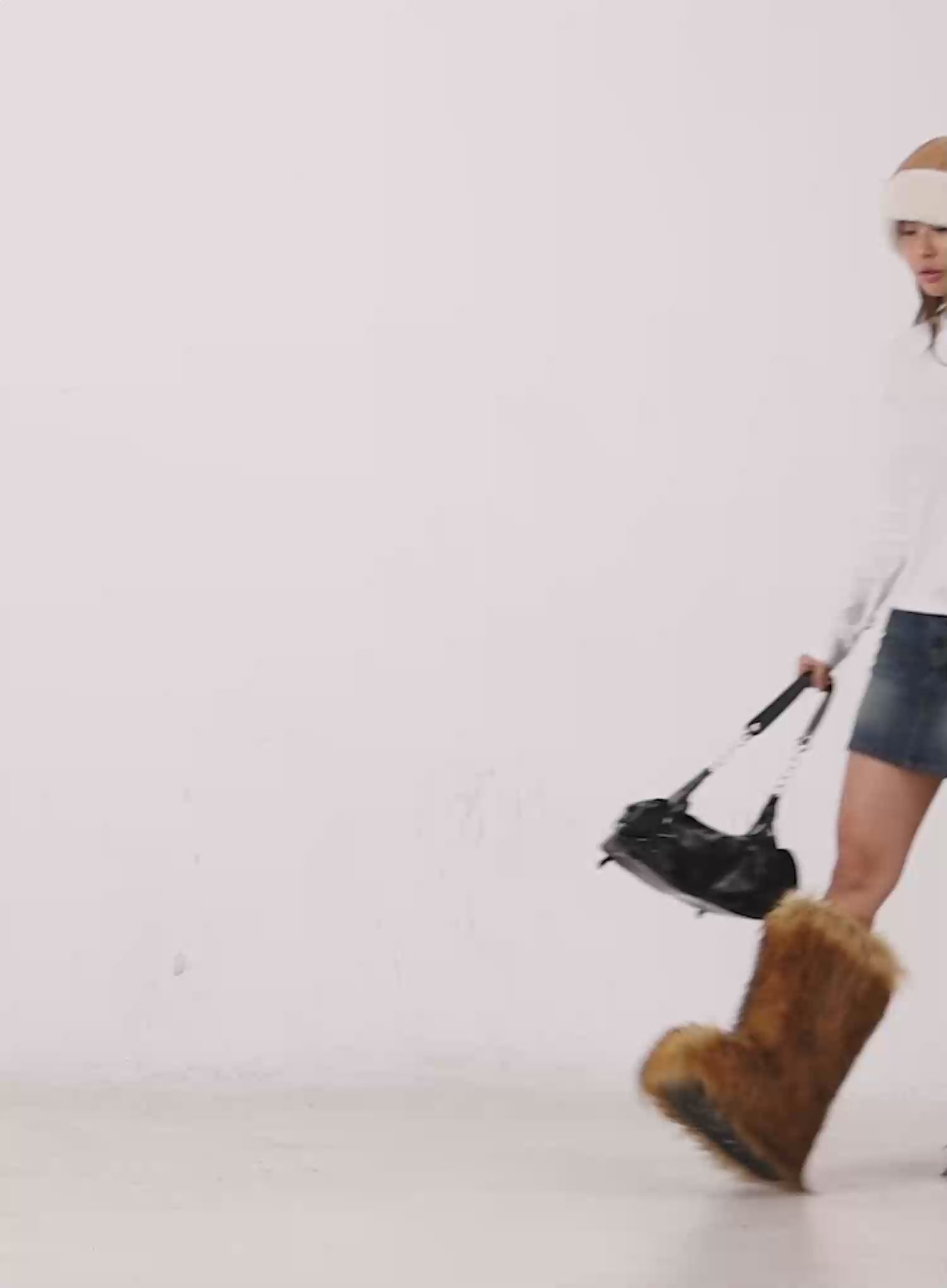 Basic Round Neck Cropped Long Sleeve Top CO513