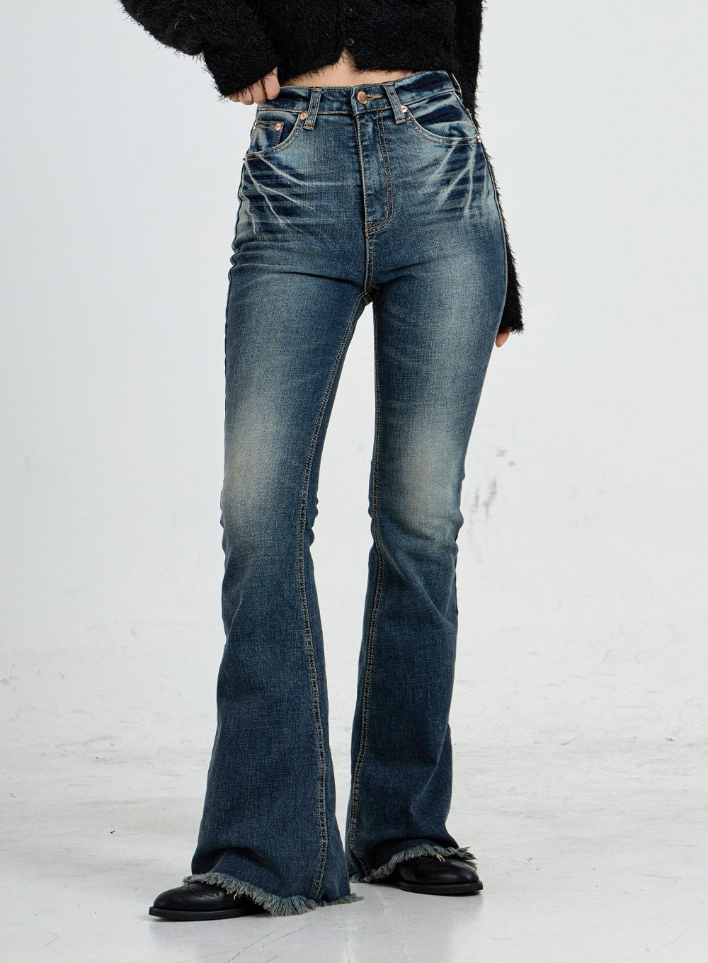 褪色水洗微喇牛仔褲 CO17