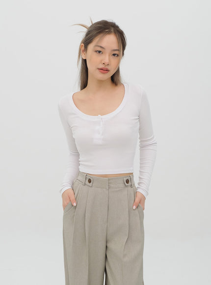 正面鈕扣低圓領長袖 T 卹 CM2