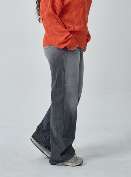 Plus 淺色水洗闊腿牛仔褲 IF317