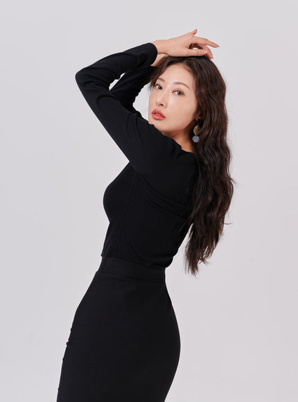 Square Neck Crop Long Sleeve T-Shirt IS05