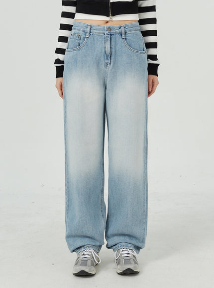 Light Wash Wide Jeans CM321
