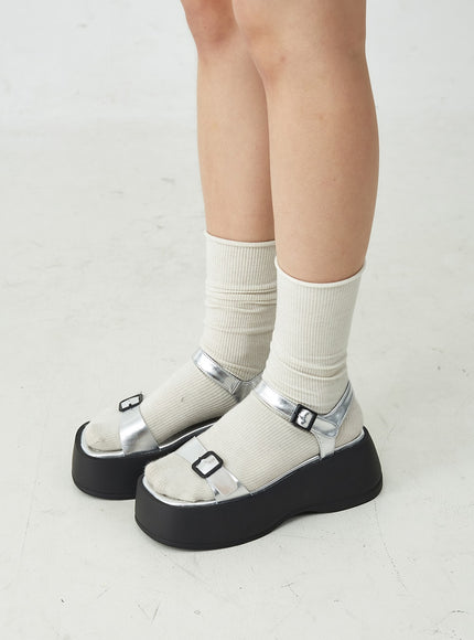 光面雙扣厚底涼鞋 OU14