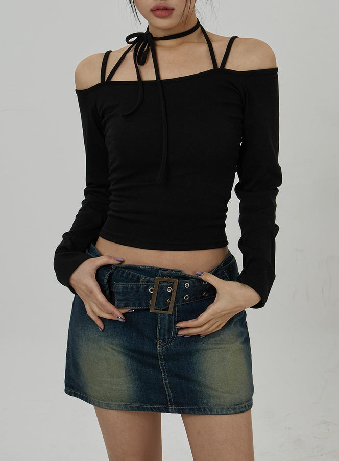 Neck Ribbon Detail Long Sleeve Cropped Top CD21 in Black, size S/M