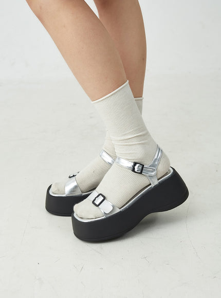 光面雙扣厚底涼鞋 OU14