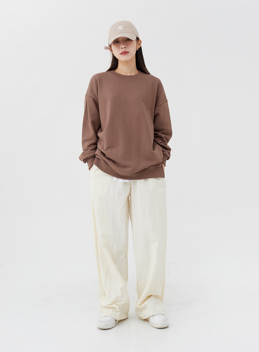 Loose Fit Sweatshirt with Side Slit IG24