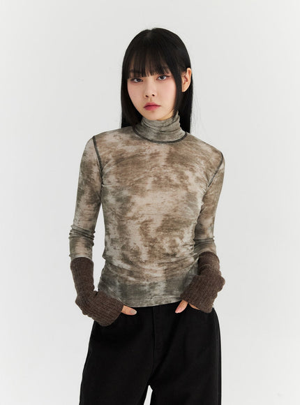 knit-sleeve-printed-turtleneck-top-cn306