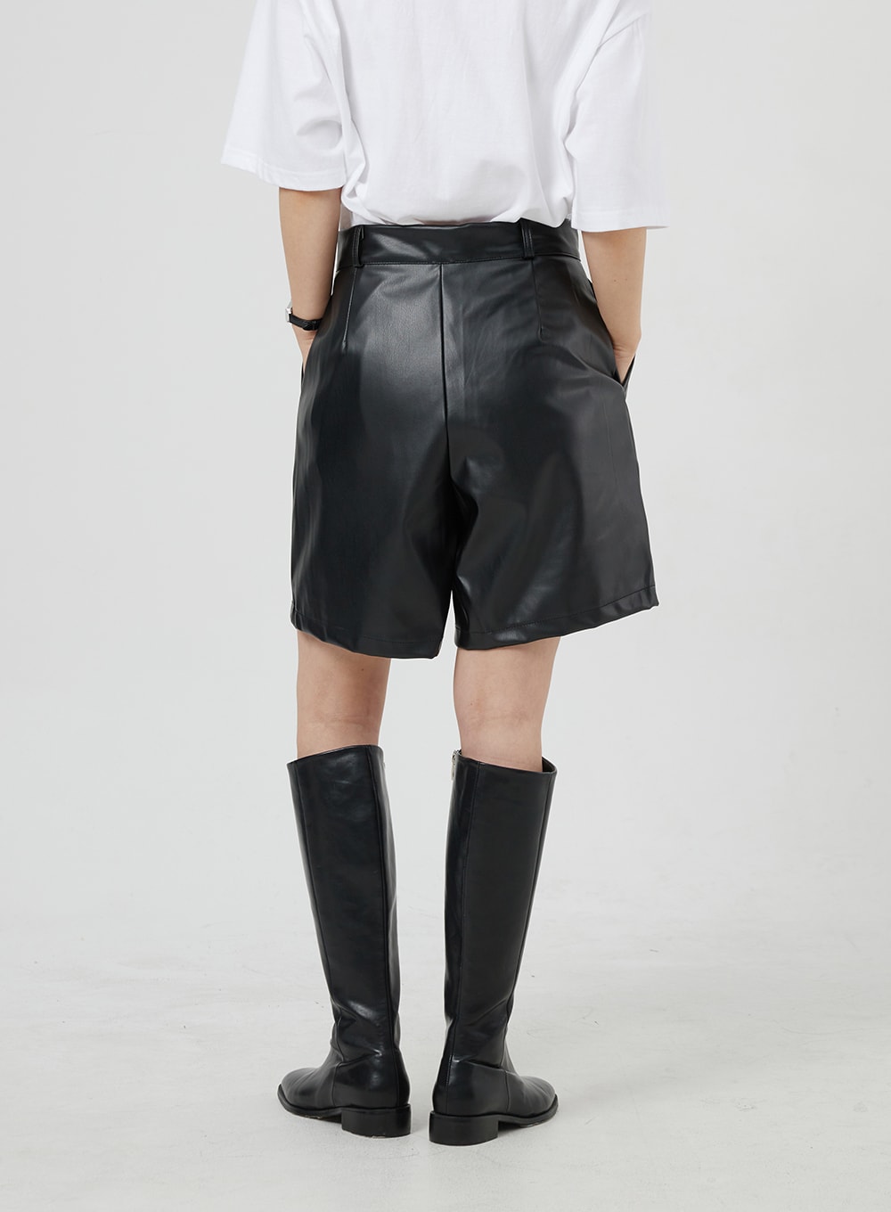 Faux Leather Bermuda Shorts OM303