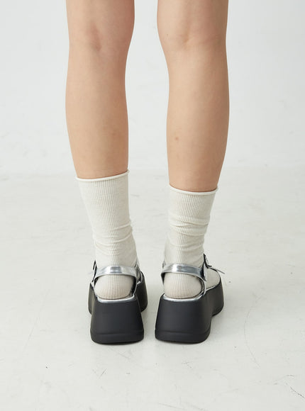 光面雙扣厚底涼鞋 OU14