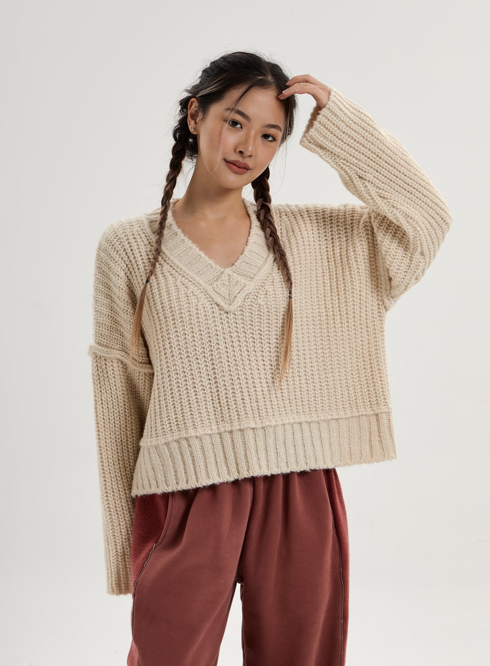 Wide V-Neck Knit CN16 - Lewkin