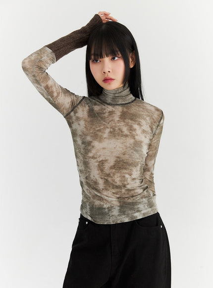 knit-sleeve-printed-turtleneck-top-cn306
