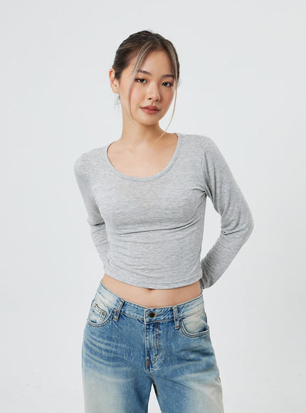 基本款 U 領 T CF317