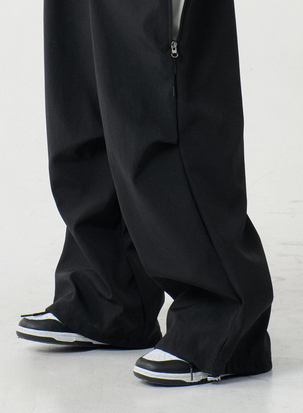 Unique Side Zipper Detailing Wide Bending Pants IS07