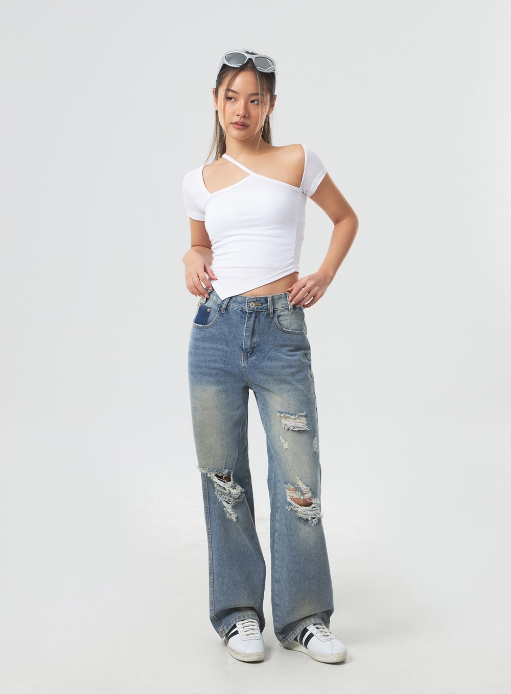 Low Rise Ripped Wide Jeans CA303