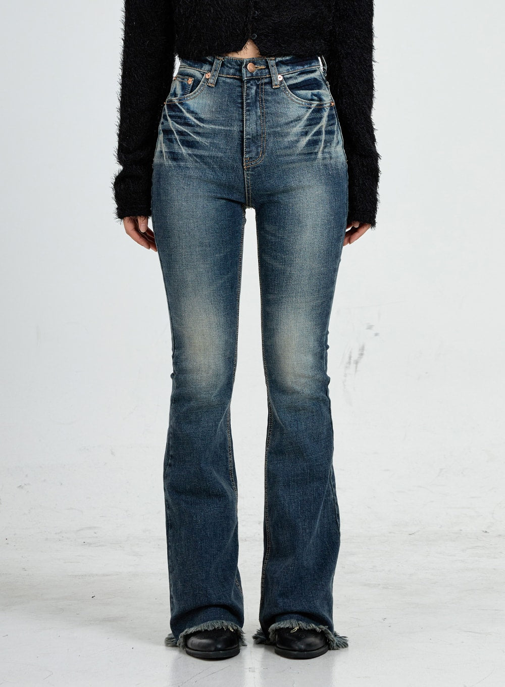 褪色水洗微喇牛仔褲 CO17