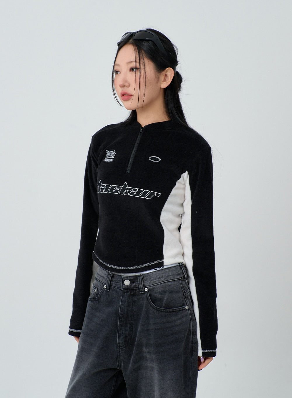 Two Color Embroidered Zip-Up Top CJ304