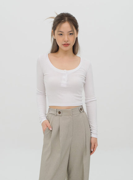 正面鈕扣低圓領長袖 T 卹 CM2