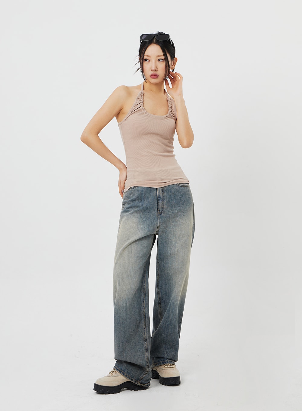 淺色水洗寬鬆牛仔褲 CF315