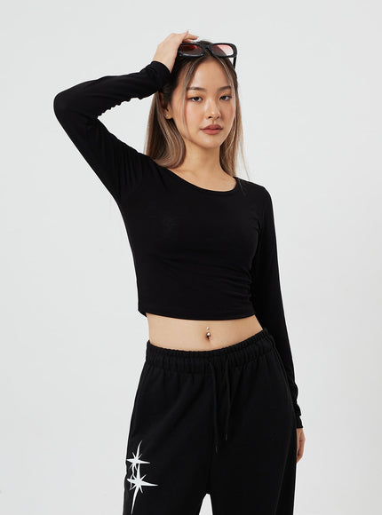 基本款 U 領 T CF317