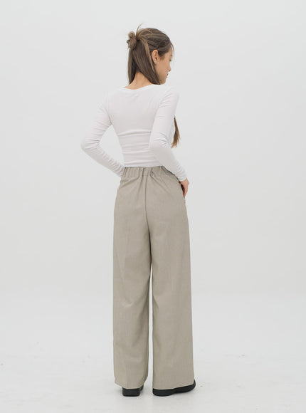 正面鈕扣低圓領長袖 T 卹 CM2