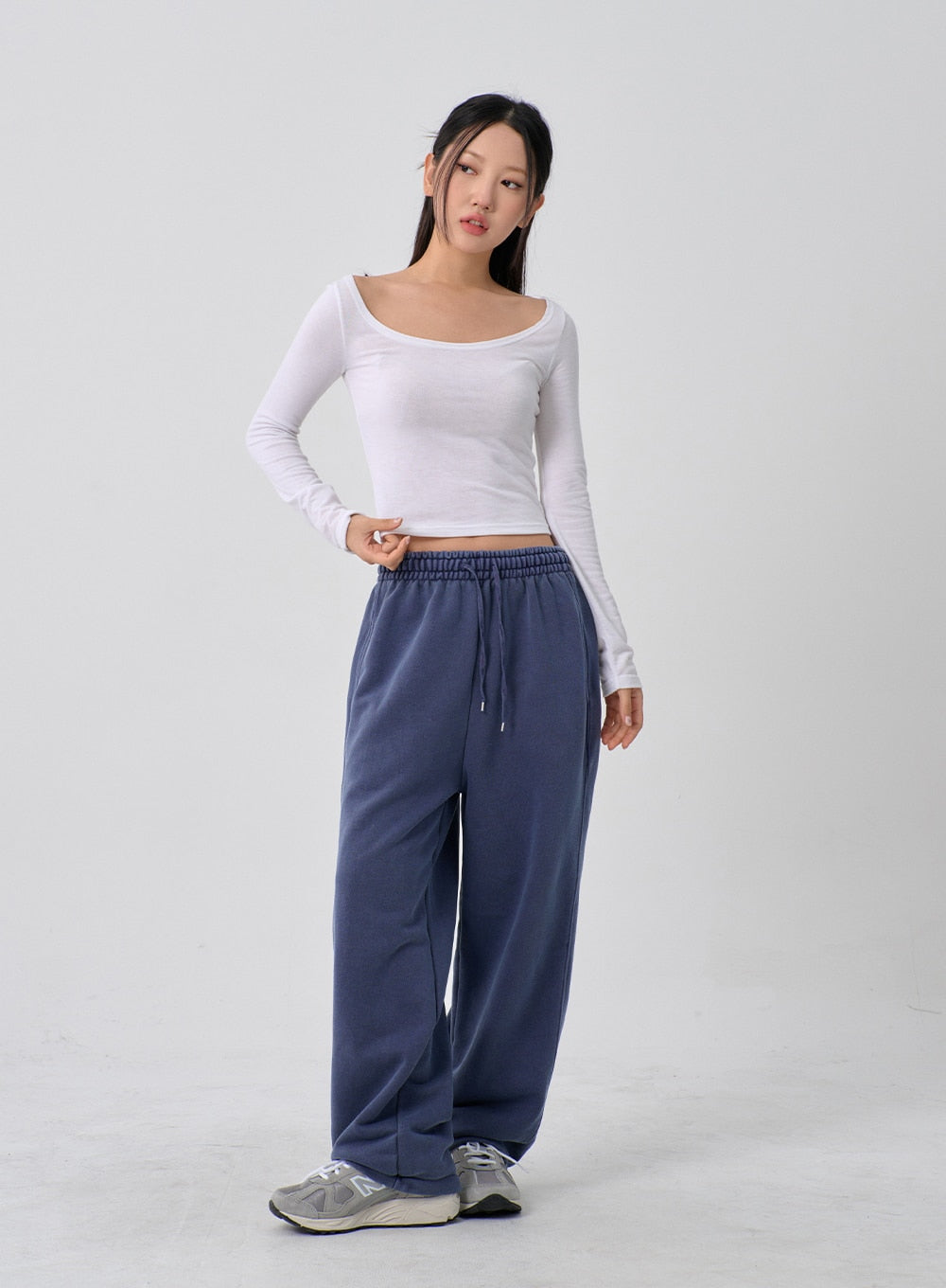 Wide U-Neck Semi Crop T-Shirt CN09 - Lewkin